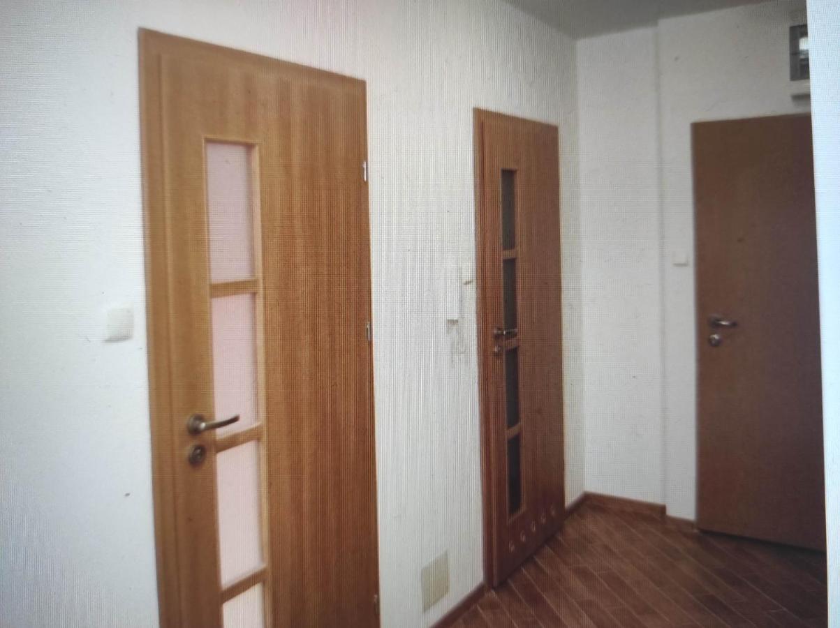 Nice Room With 2 Shared Bathrooms ,Wc , 2Km To Old Town -100M From Metro Szwedzka วอร์ซอ ภายนอก รูปภาพ